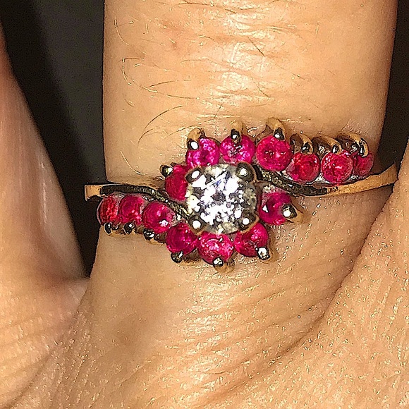 14kt yellow gold Ruby &1/4 Ct Diamond Ring - Picture 4 of 9